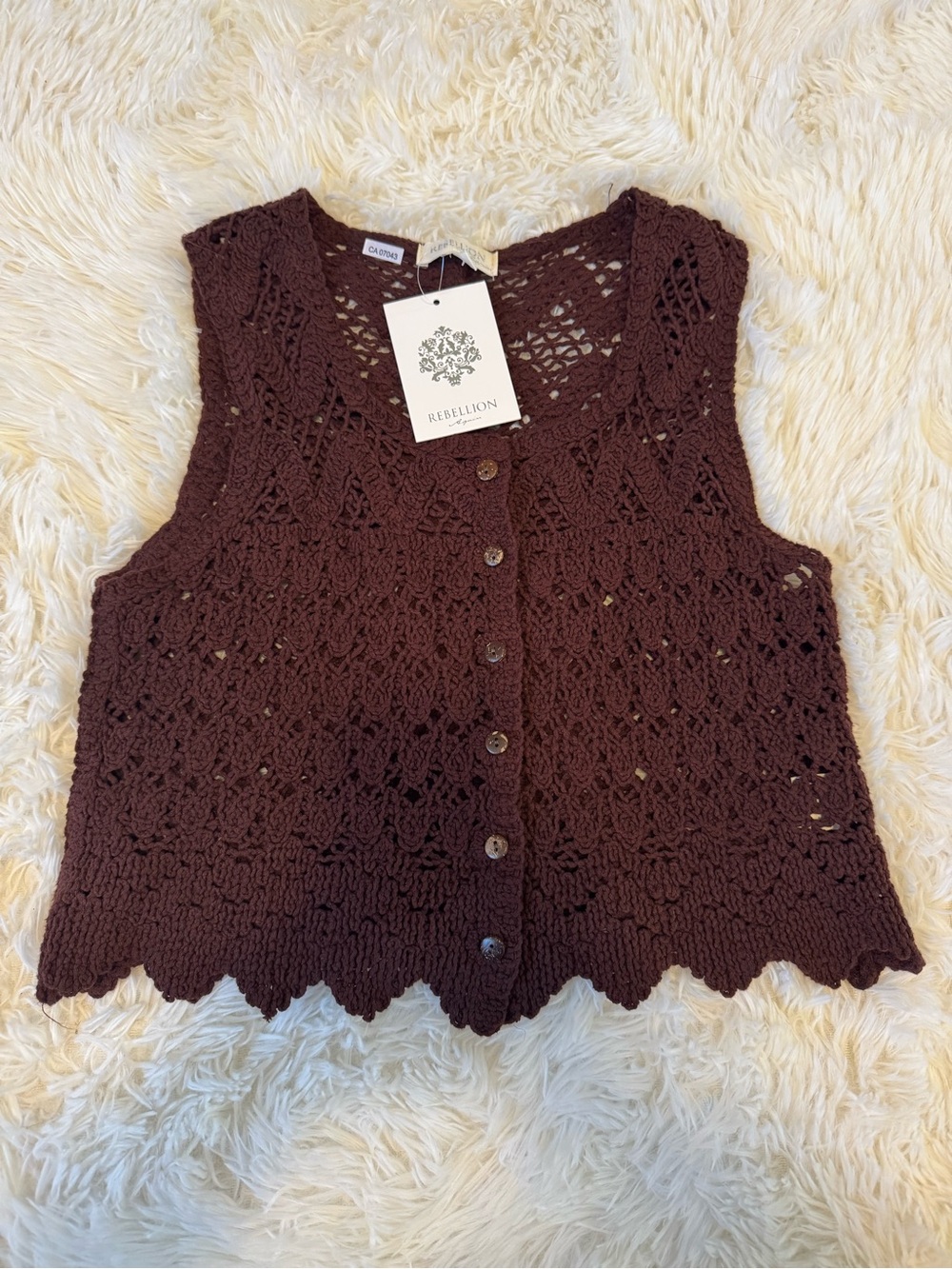 Rebellion Cropped Knit Vest - Picture 2 of 6